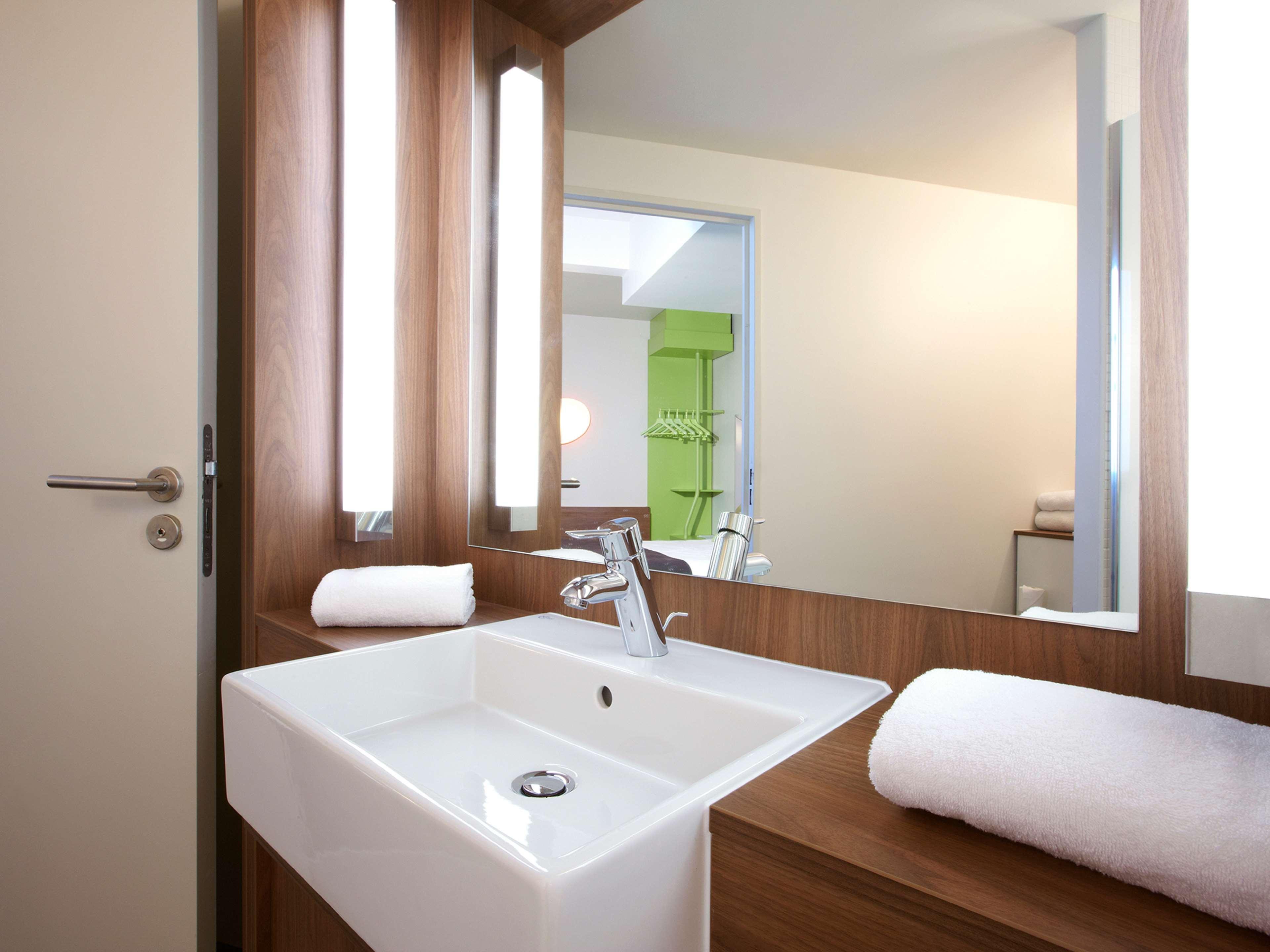 Campanile Marne La Vallée - Chelles Hotel 3*
