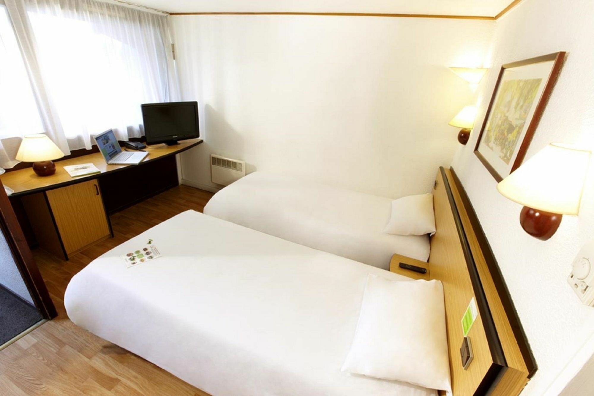 Campanile Nature - Marne La Vallee Chelles Hotel 3*